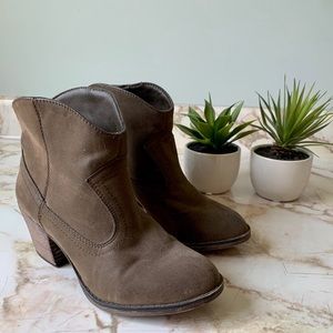 Rocket dog heeled cowboy boots